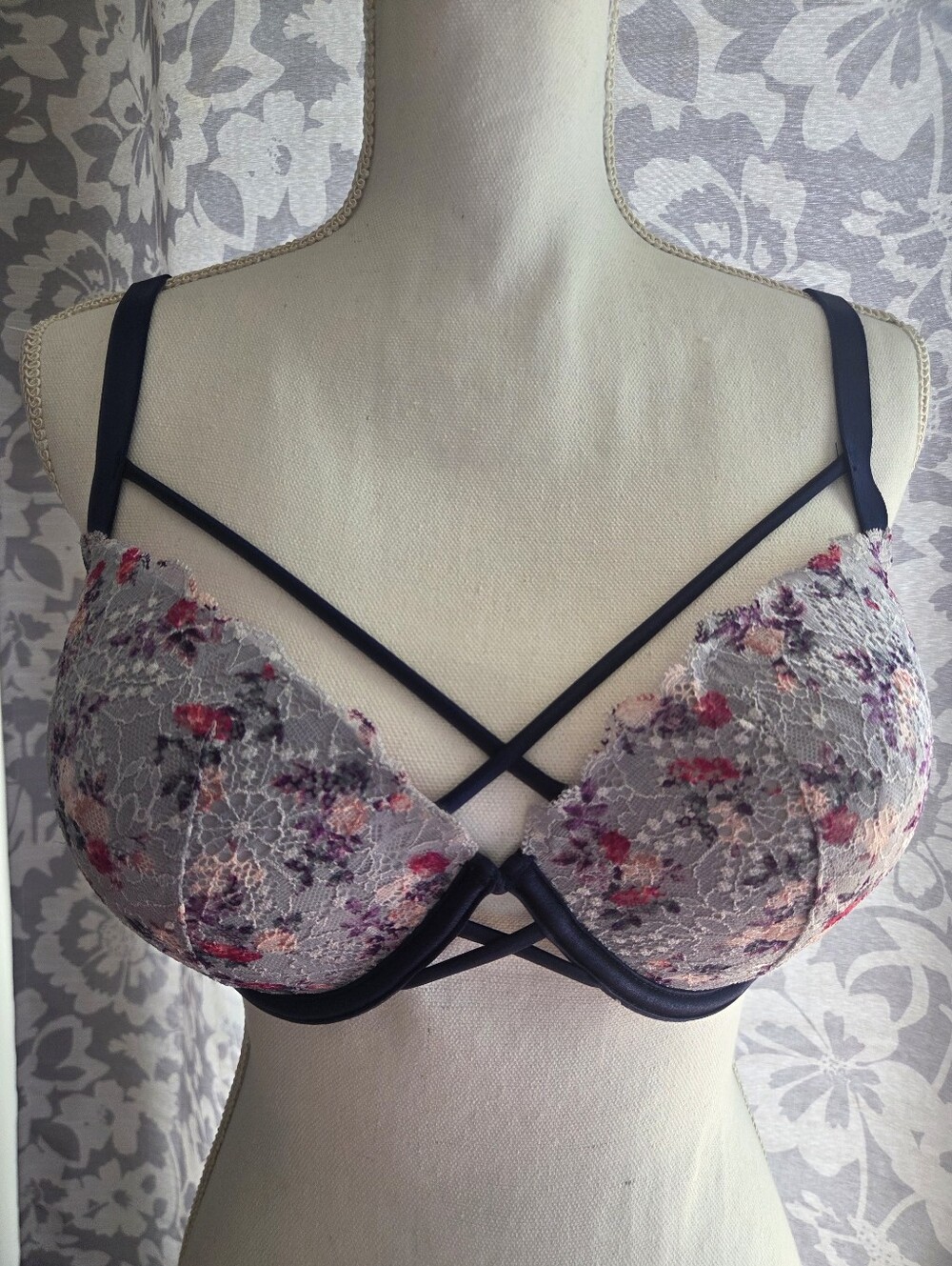 Pink by Victorias Secret bra Brand New With Tags. Size 36 DD Smoke Free Home